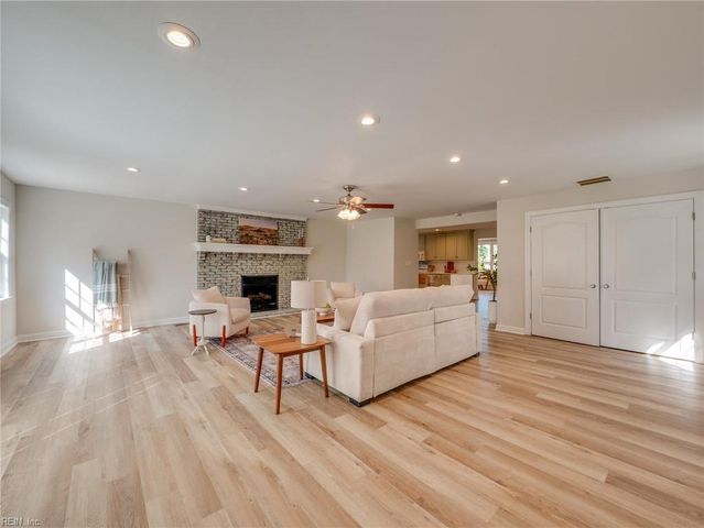 230 Rich RD, Yorktown, VA 23693