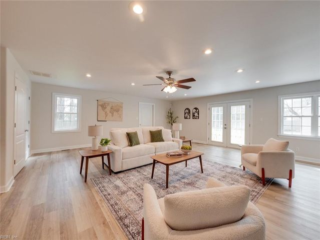 230 Rich RD, Yorktown, VA 23693