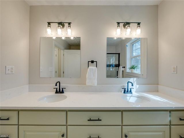 230 Rich RD, Yorktown, VA 23693