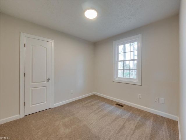 230 Rich RD, Yorktown, VA 23693