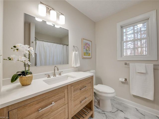 230 Rich RD, Yorktown, VA 23693