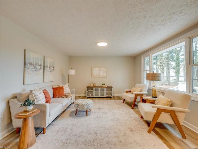 230 Rich RD, Yorktown, VA 23693