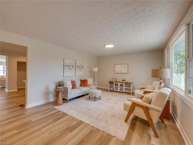 230 Rich RD, Yorktown, VA 23693