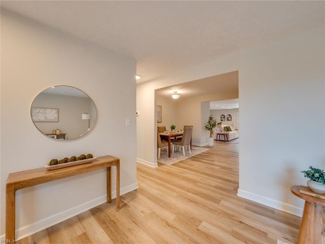 230 Rich RD, Yorktown, VA 23693