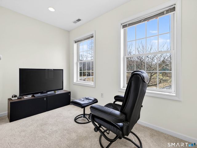 86 Corey Lane, East Lyme, CT 06357