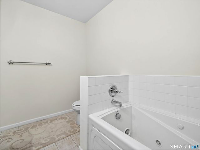 86 Corey Lane, East Lyme, CT 06357