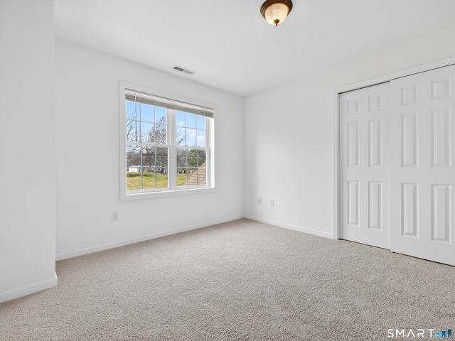 86 Corey Lane, East Lyme, CT 06357