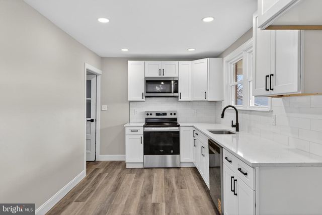 5960 CLOVER RD, Harrisburg, PA 17112