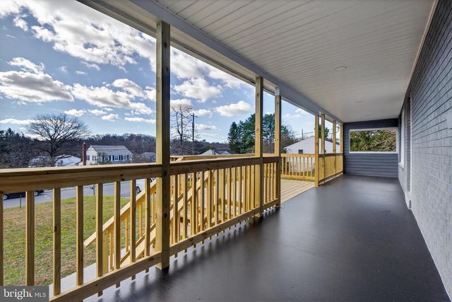 5960 CLOVER RD, Harrisburg, PA 17112