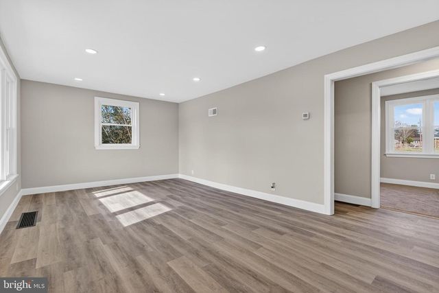 5960 CLOVER RD, Harrisburg, PA 17112