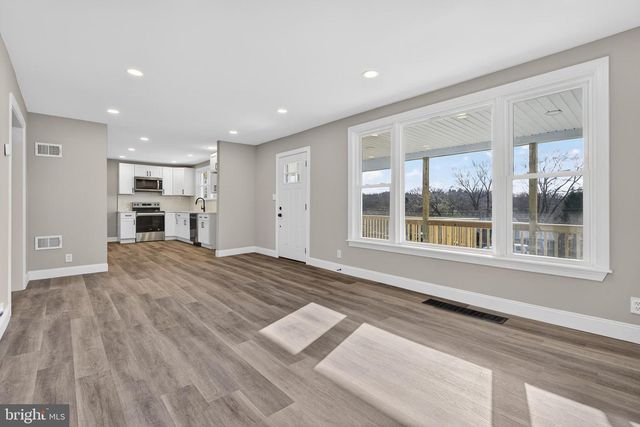 5960 CLOVER RD, Harrisburg, PA 17112