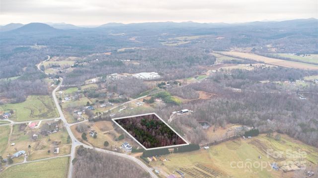 5264 Matthews Pond Road, Morganton, NC 28655