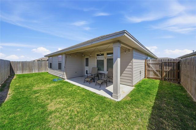 7901 Pruet Dr, Corpus Christi, TX 78414