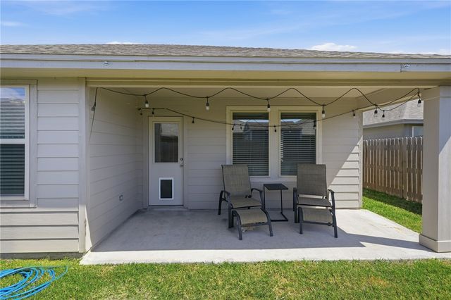 7901 Pruet Dr, Corpus Christi, TX 78414