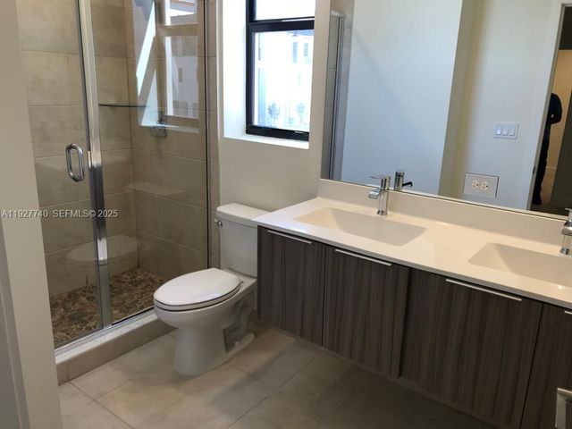 10431 NW 82nd St 5, Doral, FL 33178