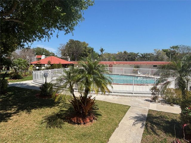 8701 SW 141st St K5, Palmetto Bay, FL 33176