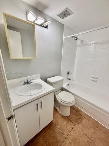 8701 SW 141st St K5, Palmetto Bay, FL 33176