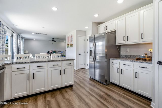 6913 Nicolas Farms Ct, Louisville, KY 40229