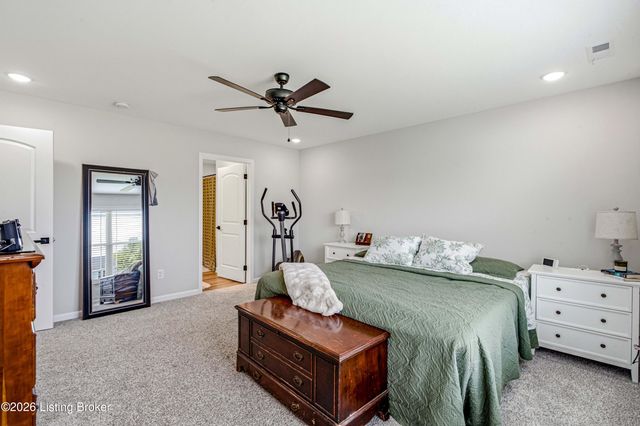 6913 Nicolas Farms Ct, Louisville, KY 40229
