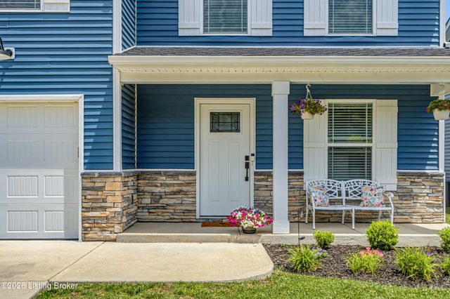 6913 Nicolas Farms Ct, Louisville, KY 40229