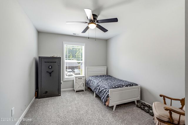 6913 Nicolas Farms Ct, Louisville, KY 40229