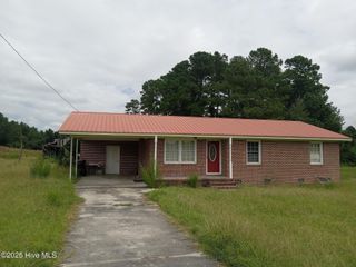 8147 Swamp Fox Highway E, Tabor City, NC 28463
