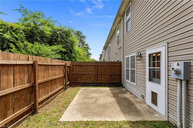 26 Grouper LOOP, Hampton, VA 23666