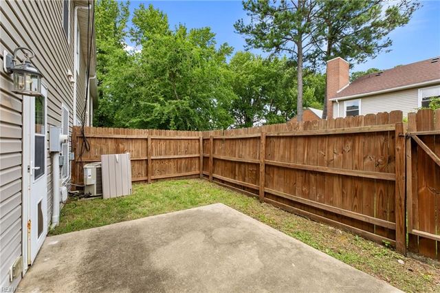 26 Grouper LOOP, Hampton, VA 23666