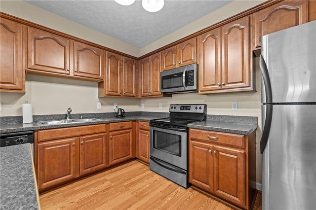 26 Grouper LOOP, Hampton, VA 23666