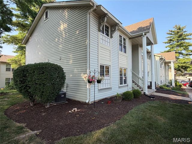 628 Sugar Trail Court 1, St Peters, MO 63376