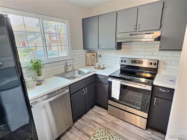 628 Sugar Trail Court 1, St Peters, MO 63376