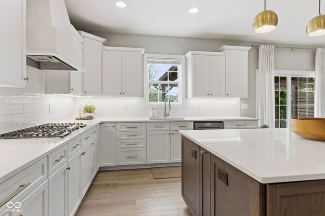 16337 Stonewolf Boulevard, Noblesville, IN 46060