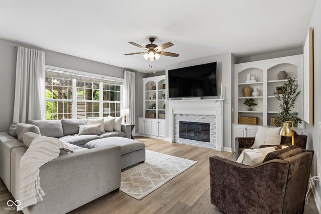 16337 Stonewolf Boulevard, Noblesville, IN 46060