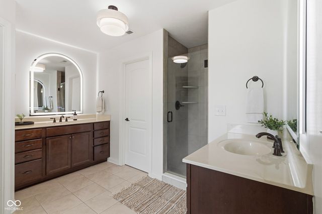 16337 Stonewolf Boulevard, Noblesville, IN 46060