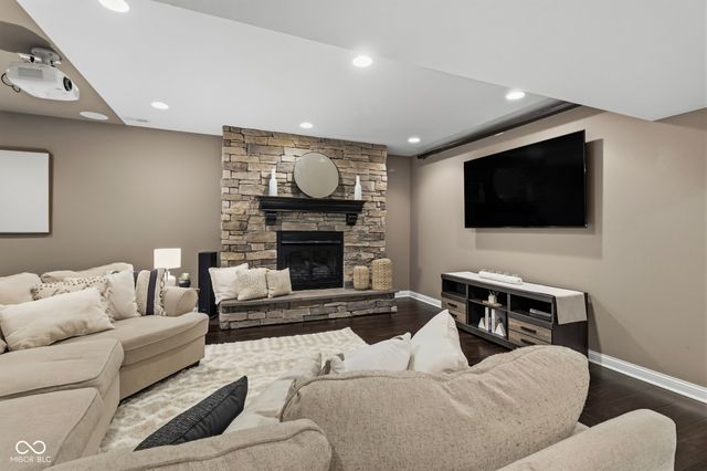 16337 Stonewolf Boulevard, Noblesville, IN 46060