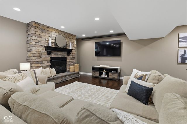 16337 Stonewolf Boulevard, Noblesville, IN 46060
