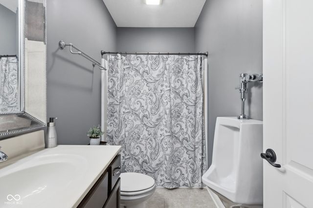16337 Stonewolf Boulevard, Noblesville, IN 46060