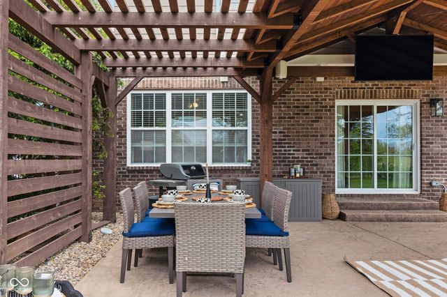 16337 Stonewolf Boulevard, Noblesville, IN 46060