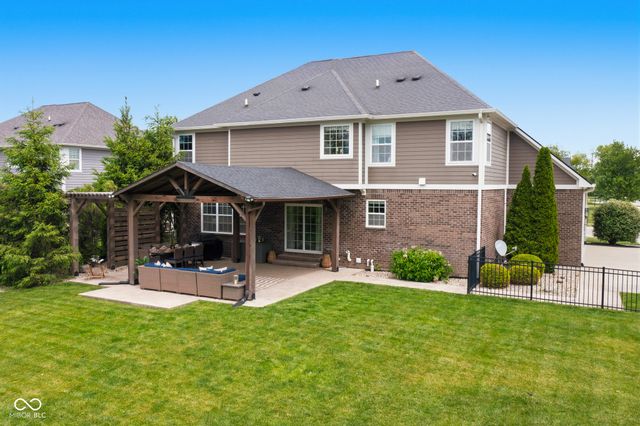 16337 Stonewolf Boulevard, Noblesville, IN 46060