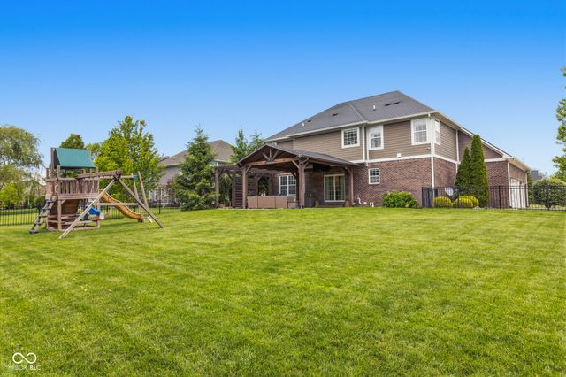 16337 Stonewolf Boulevard, Noblesville, IN 46060