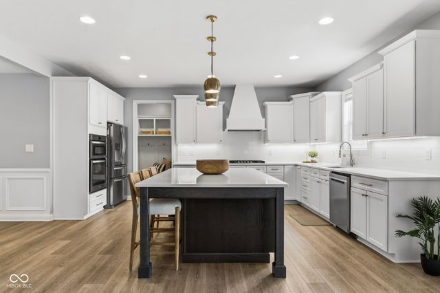 16337 Stonewolf Boulevard, Noblesville, IN 46060