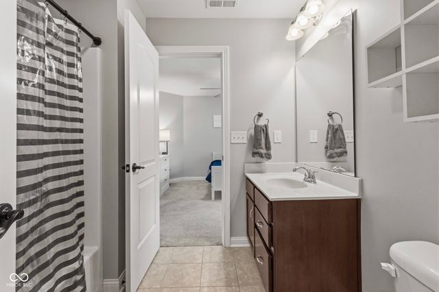 16337 Stonewolf Boulevard, Noblesville, IN 46060