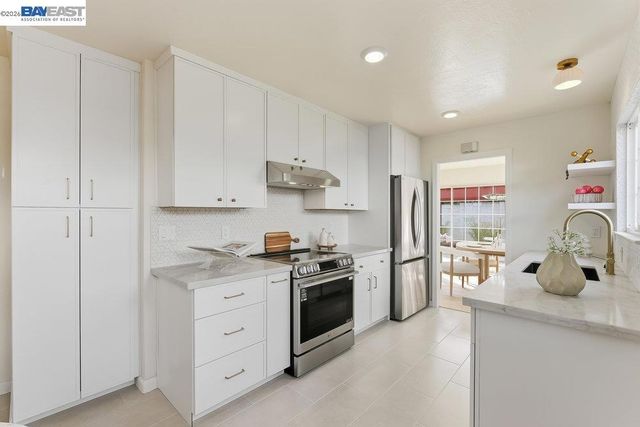 974 Pocatello Ave, Sunnyvale, CA 94087