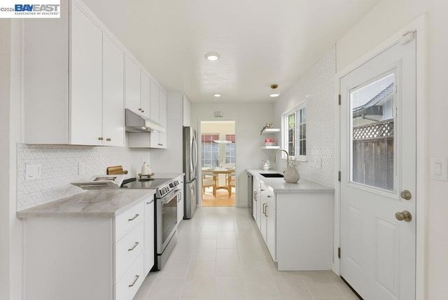 974 Pocatello Ave, Sunnyvale, CA 94087