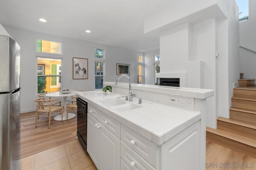 Image 17 of property listing at 12678 Carmel Country Rd 27, San Diego, CA 92130
