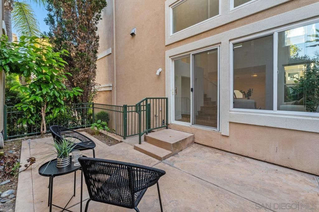 Image 25 of property listing at 12678 Carmel Country Rd 27, San Diego, CA 92130