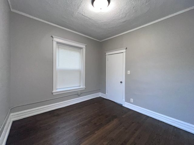2707 E 78th Street 2W, Chicago, IL 60649