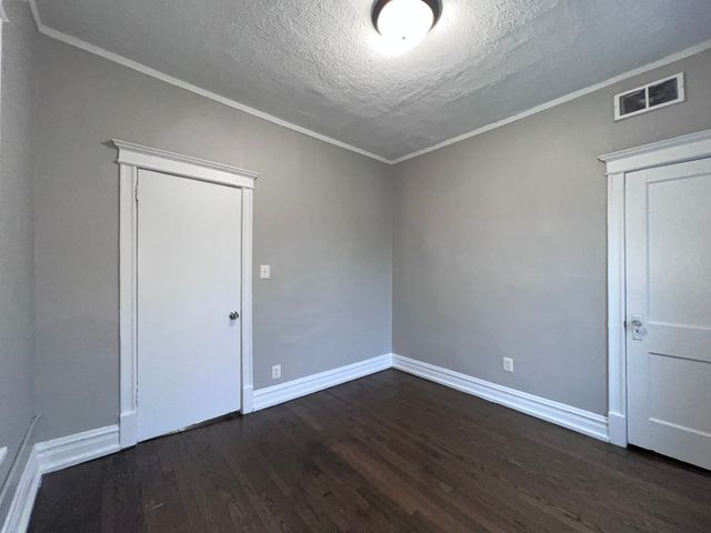 2707 E 78th Street 2W, Chicago, IL 60649