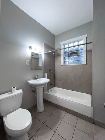 2707 E 78th Street 2W, Chicago, IL 60649