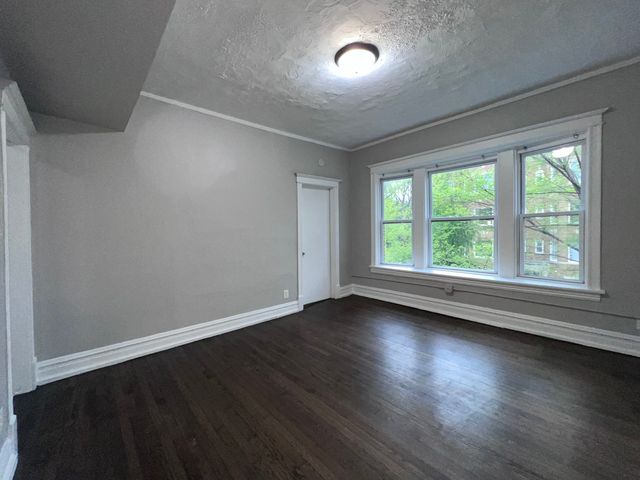 2707 E 78th Street 2W, Chicago, IL 60649